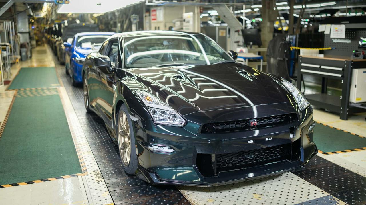 “战神”落幕，最后一台日产GT-R R35正式量产下线。
诞生18年，日产GT-