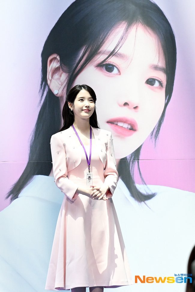 250725 IU 仁川机场海关宣传大使委任仪式新闻图 ​​​