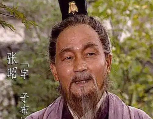 张昭为何与孙权决裂？
 
张昭与孙权的决裂，本质是江东政权新旧权力逻辑的碰撞。作