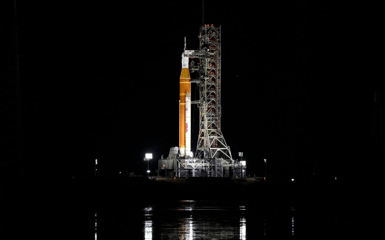 近日美国宇航局宣布载人绕月任务又推后了。

“阿耳忒弥斯2号”原计划3月6日发射