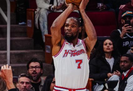 火箭4分钟被黄蜂打停的两个原因
北京时间2月6日，火箭与黄蜂的比赛开始仅4分钟，