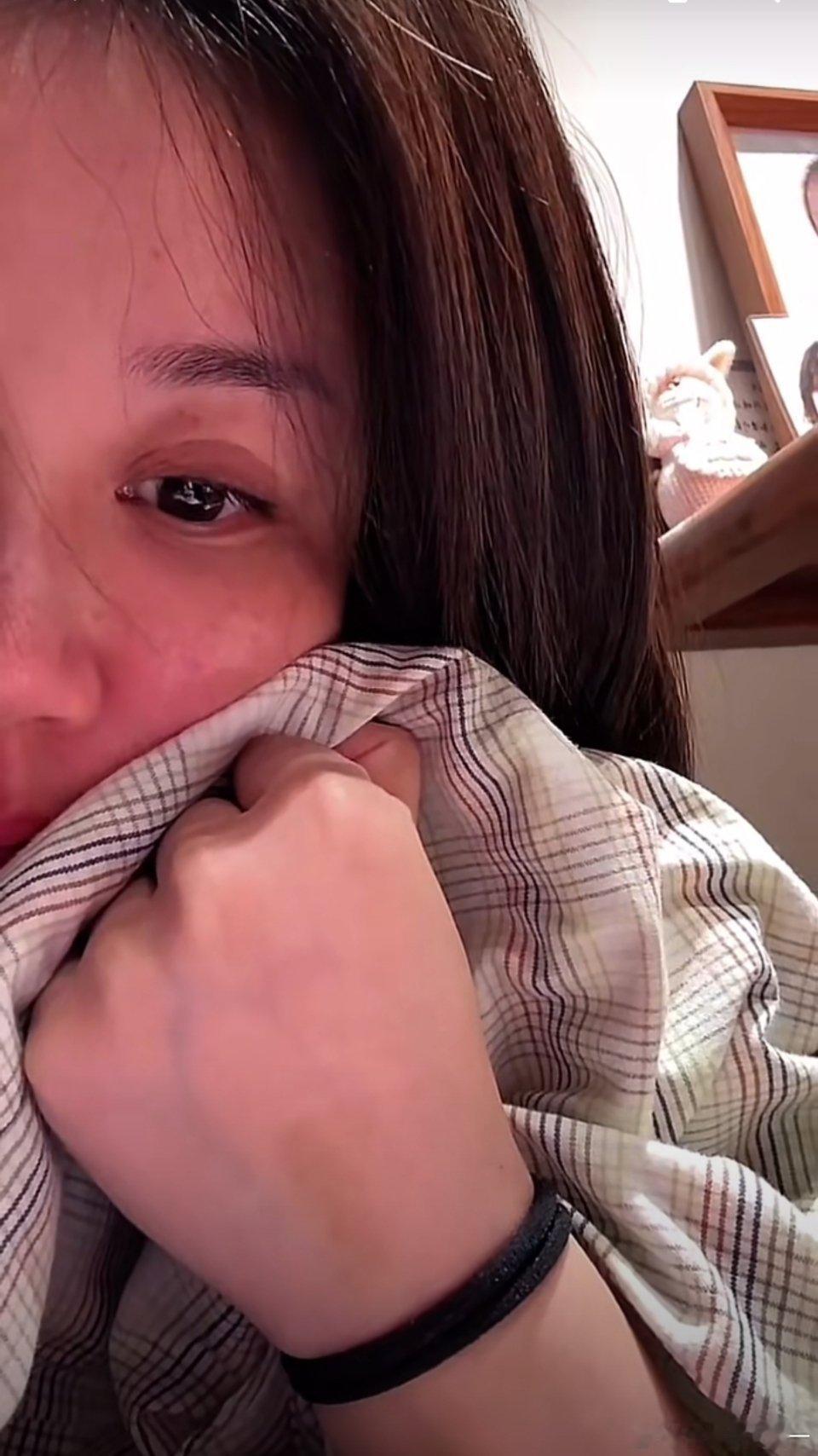 小洛熙妈妈恐怕短时间内，这位妈妈是恢复不过来了，这种伤痛是需要用一生去治愈的