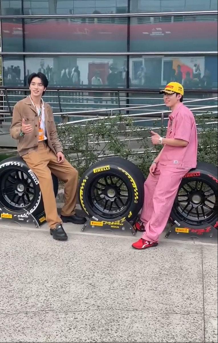 许魏洲林孝埈F1同框 许魏洲和林孝埈在F1同框，这是什么神仙场面！一个在演艺圈发
