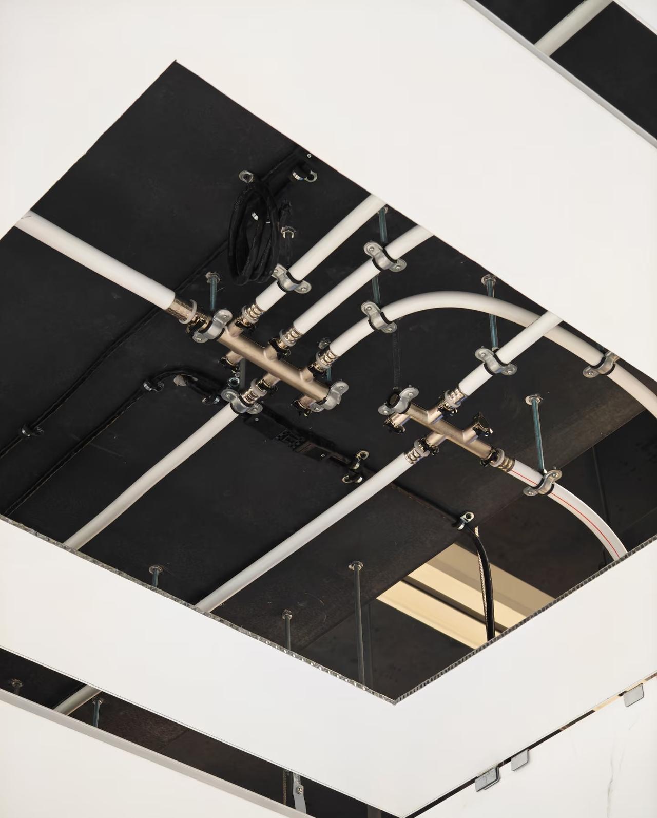 新的装修材料“给水管”
这种饮用水管优点是，无需热熔、即插即用，安装简单，而且材