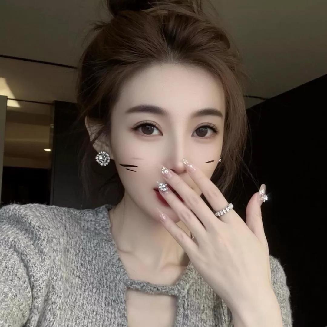 可爱猫咪眼妆，俏皮又迷人，轻松拍出时尚大片！眼妆 猫系妆容 甜系猫耳妆 猫耳妆容