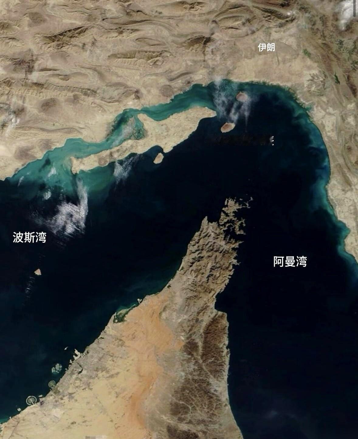 全球的油轮船长都松了口气。
伊朗同意了，在巴基斯坦的斡旋下，霍尔木兹海峡重新开放