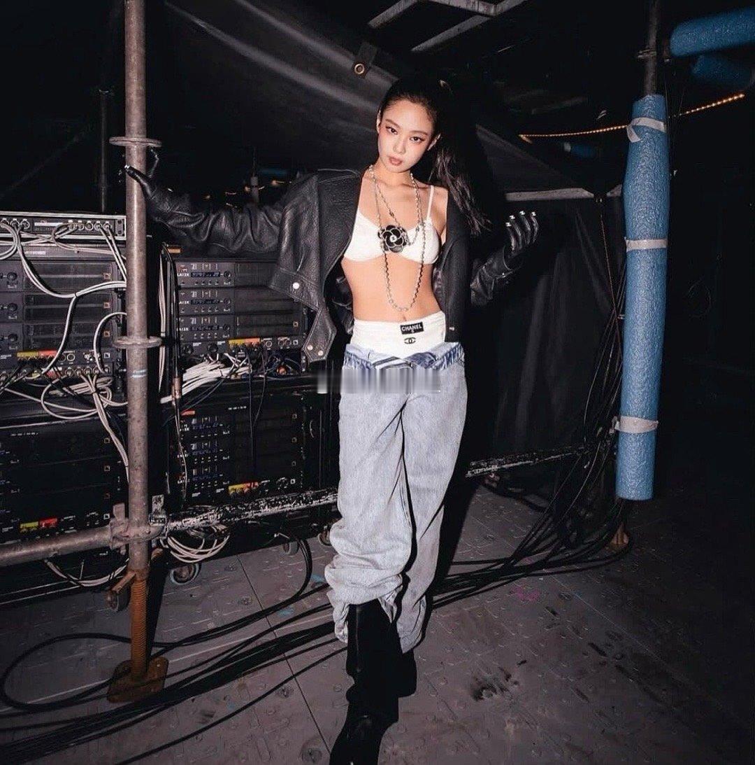 【JENNIE｜CHANEL古董衣】BLACKPINK的《BORN PINK》世