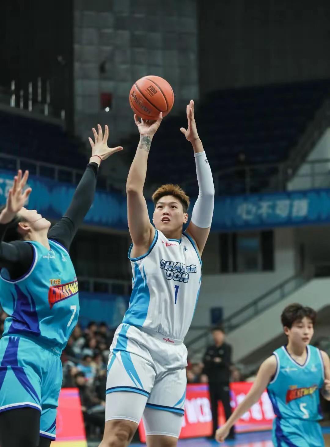 我觉得山东女篮的常规赛比较可惜

从开赛之初到常规赛中段最后到结束时，我想在关注