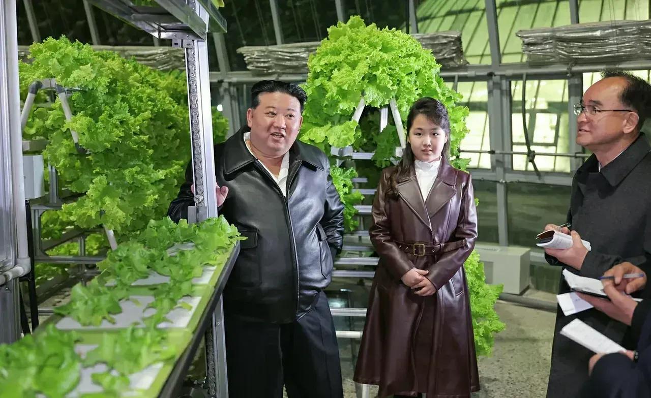 最新消息，朝鲜官方媒体对金正恩女儿金珠爱最新称呼：伟大的向导者！透露的信号不容忽