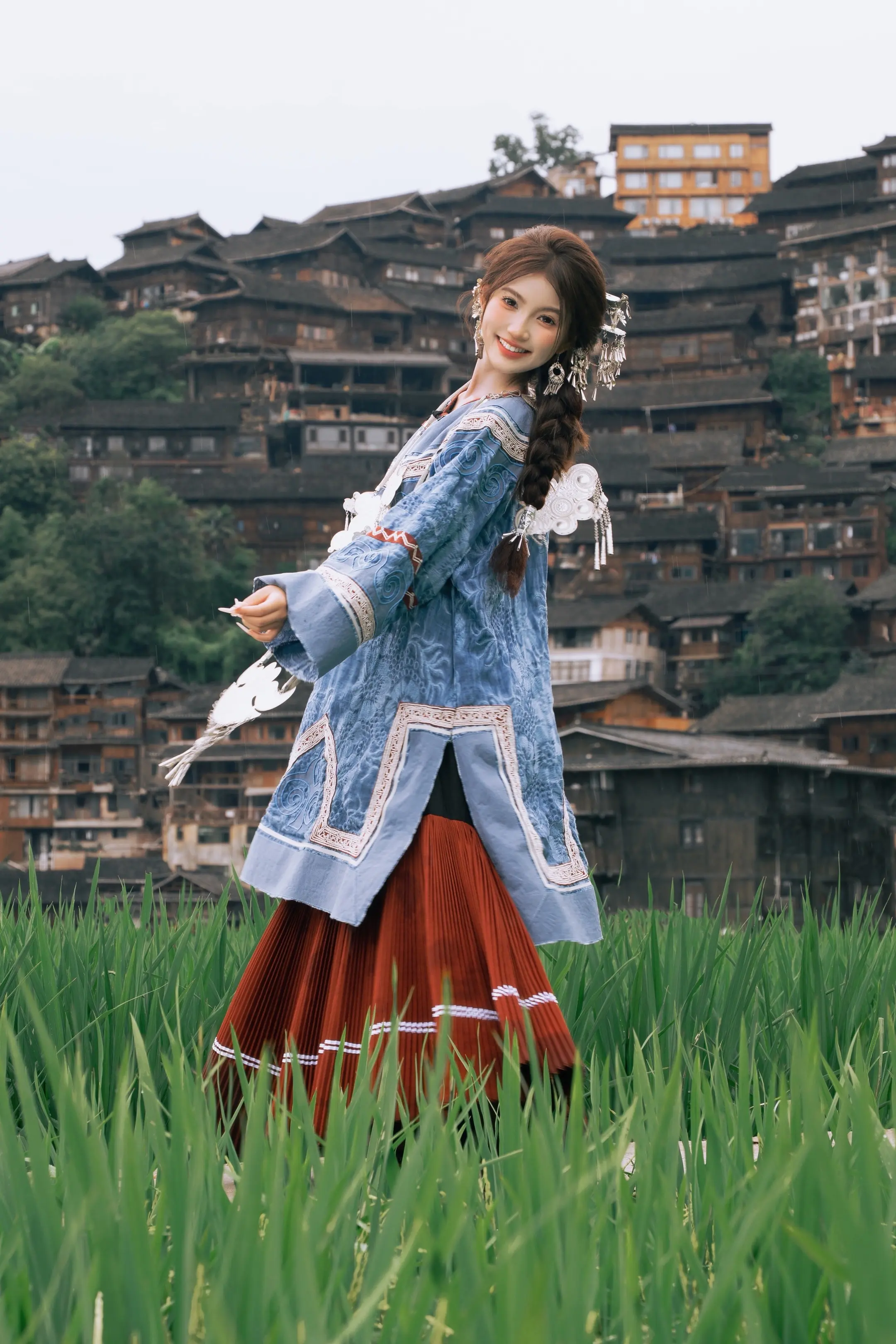 如云澄澈，如月明朗。