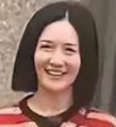 2026年3月15日，谢娜在微博晒出老家四川中江小学母校旁面馆的鸡杂面和豆花面，