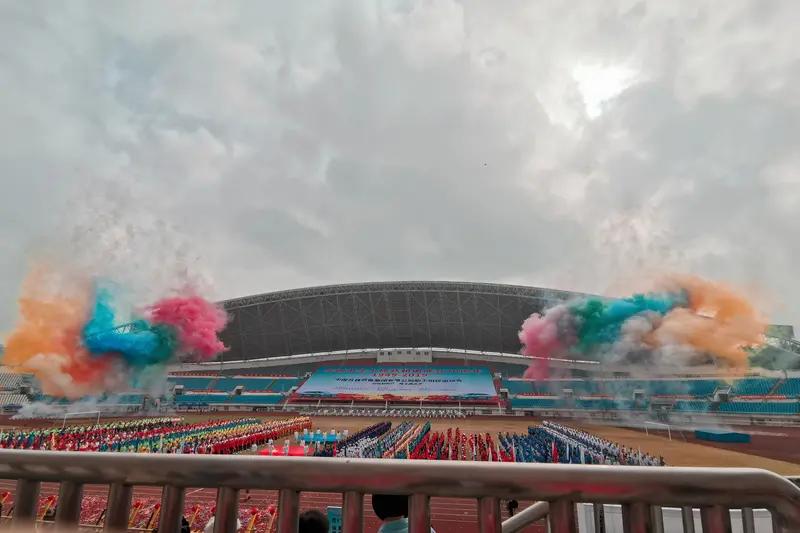 我最喜欢2008年北京奥运会开幕式，它就是一场无与伦比的视觉盛宴。以“有朋自远方