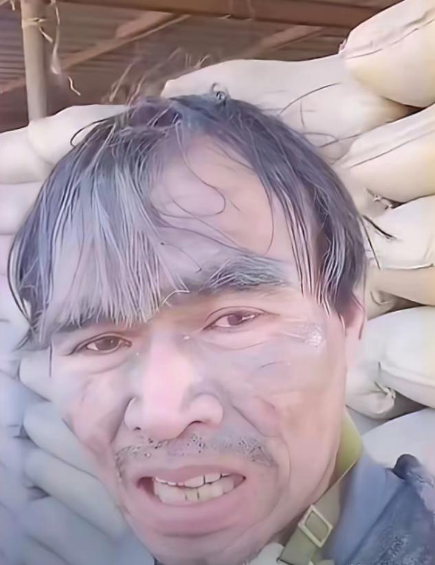 一女子找人背水泥，对方要价一袋6元，她还价到5元，谁知，等到了装修现场，女子潸然