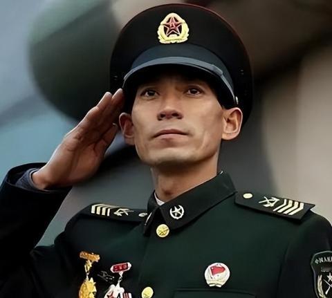 2000年，中国从俄罗斯进口6架军机，谁知刚飞不久就坏了4架！俄专家怎么也修不好