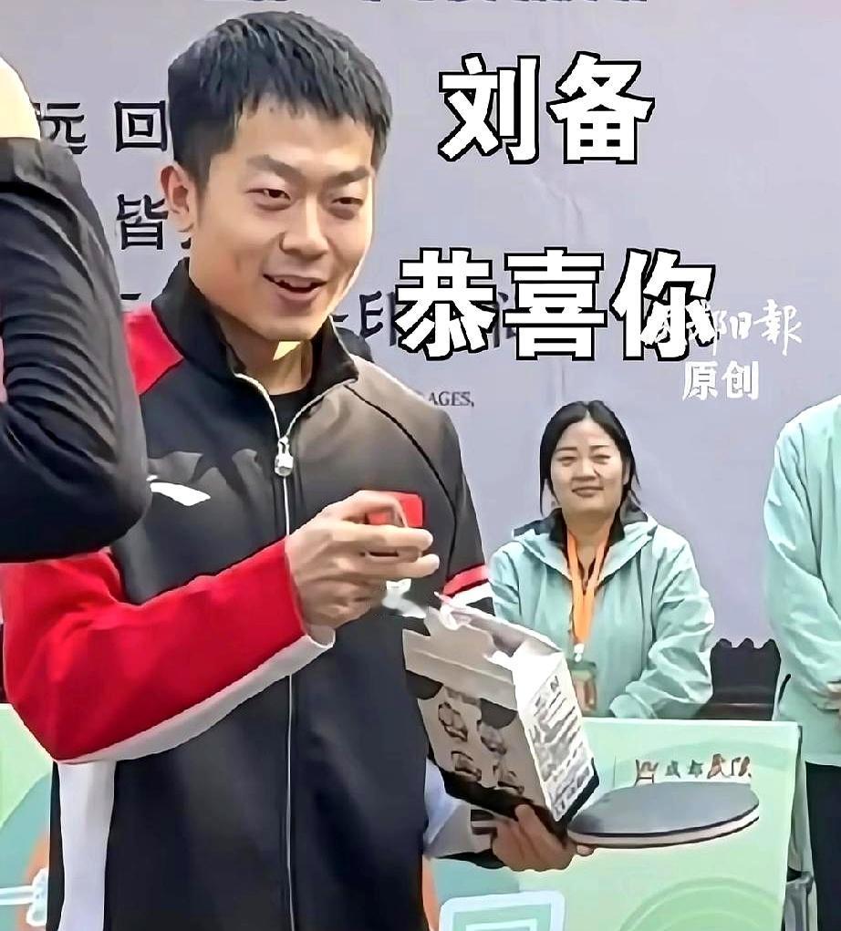 需要说明的是，原文中“张飞一气之下拉s她”的表述涉及暴力、不文明，违背公序良俗，