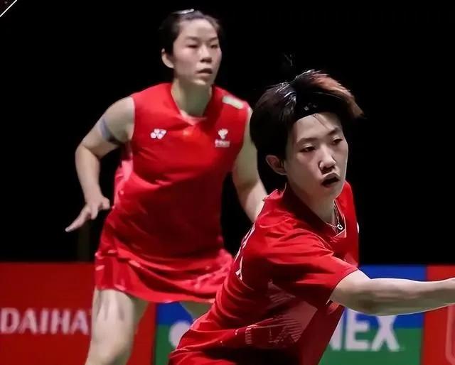 北京时间5月27日上午，刚刚结束了一场2026年新加坡羽毛球公开赛女双1/16决