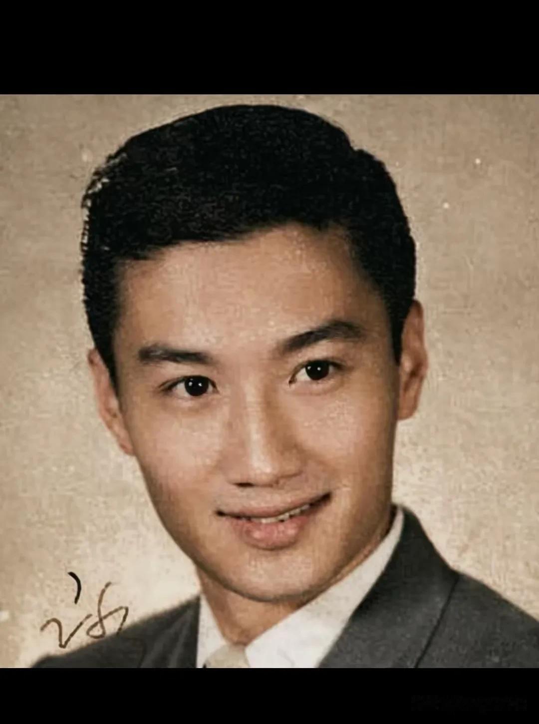 感觉非常莫名其妙

把他推的那么高