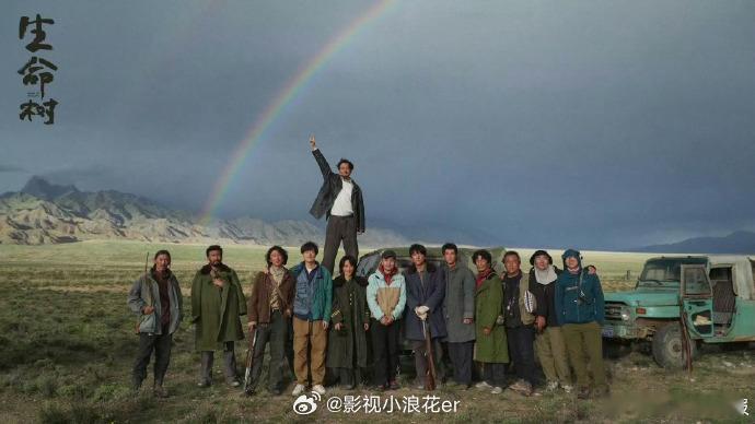喜大普奔！侯鸿亮晒出杨紫肖战剧照，引发热议不断，两人私下互动也超有爱，新剧合作计
