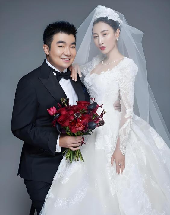“退亲吧！”2019年，30岁的奥运冠军何雯娜怀孕5个月，与38岁身家过亿的离异