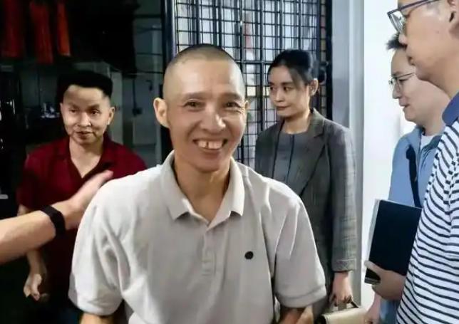 知道怕了！中国发最后通牒第2天，菲律宾不情愿的释放被抓东大工人
 
5月27日晚