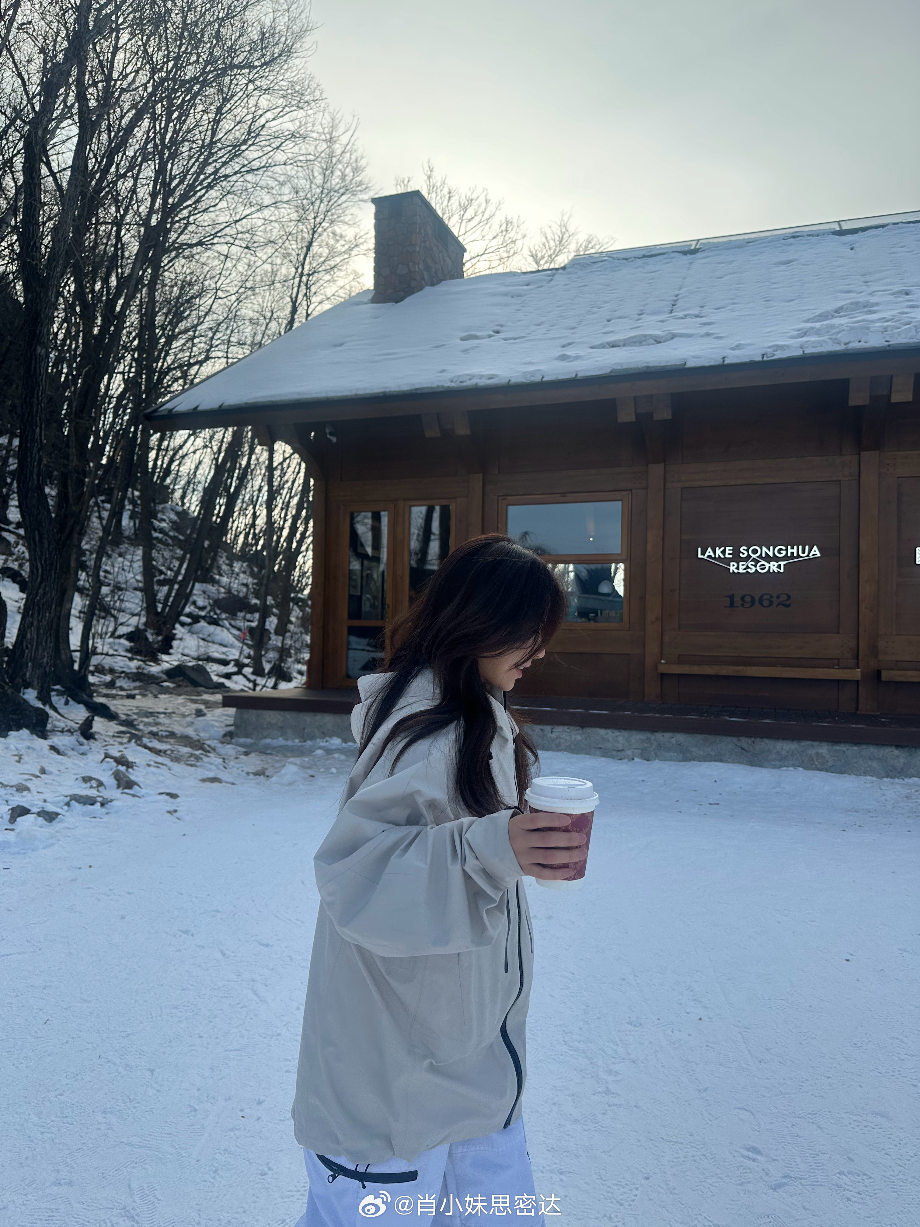 看去年照片好想去滑雪