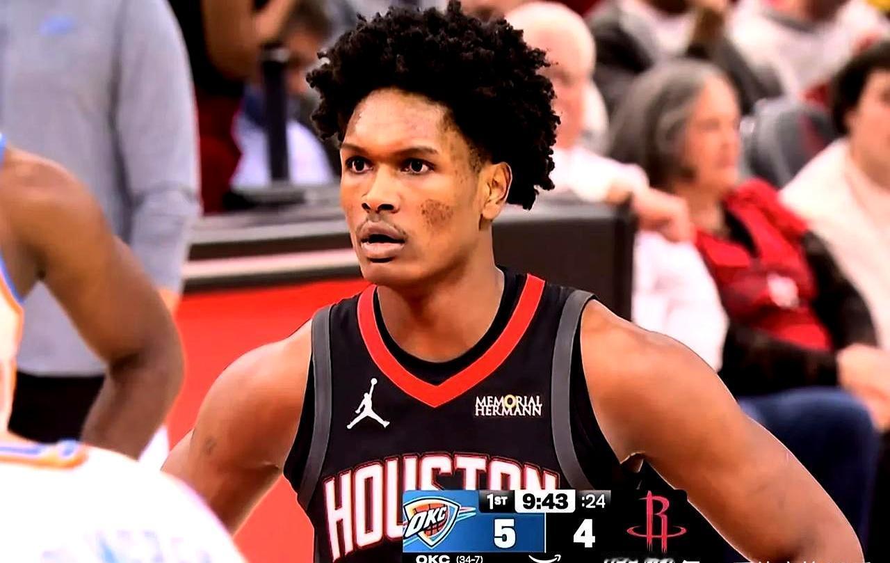 第四节16分，对面34分，这哪是打NBA，是现场教学怎么断电。
 
杜兰特19分