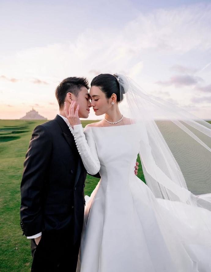 奚梦瑶婚礼后去看法网 姐姐这个松弛感绝了 ！奚梦瑶