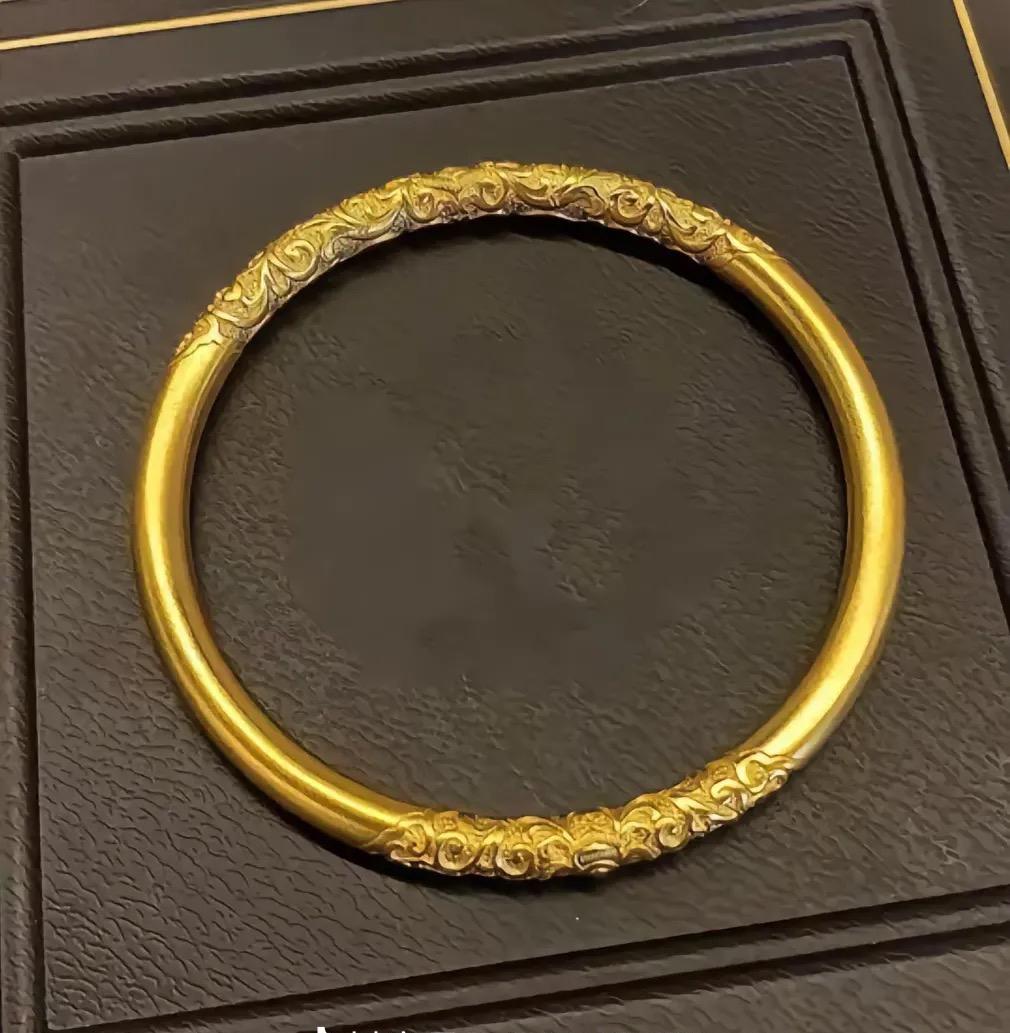 黄金跌到550你会买吗？三类需求答案完全不同

2025年黄金疯涨60%、金店价