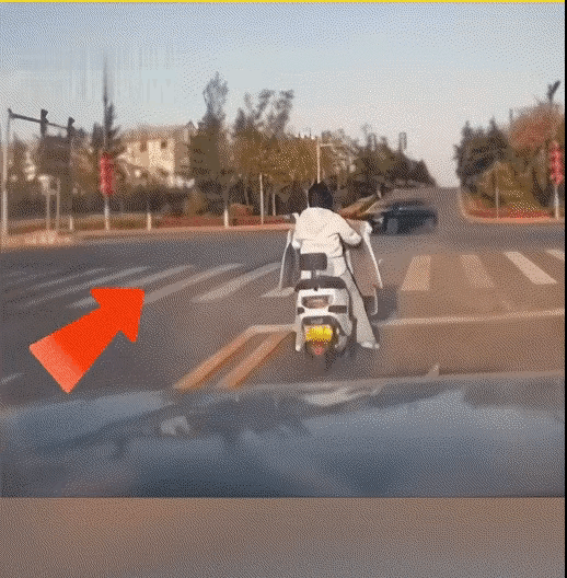 小姐姐当机立断，比任何时候都坚决。