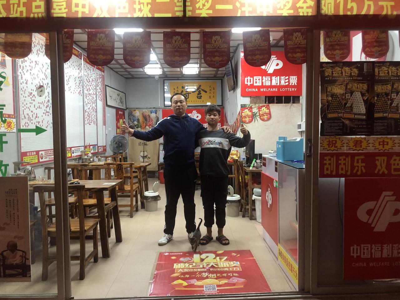 终于在头条拥有1万粉丝了，太开心了吧。
