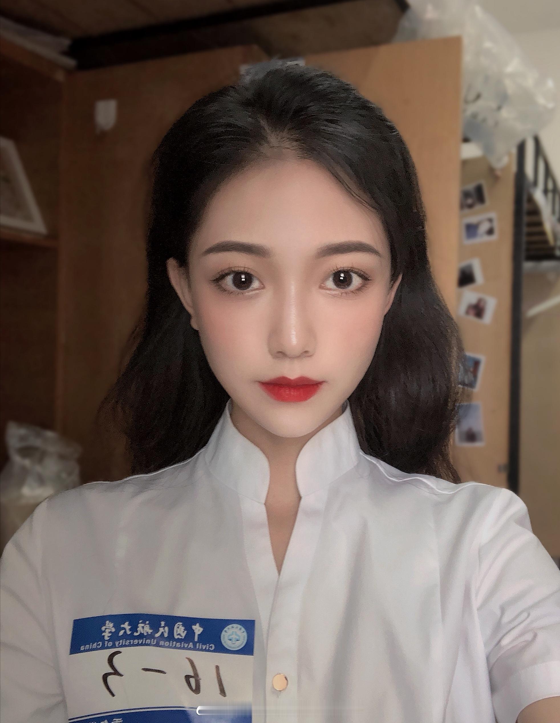 余文琪 00年 白羊座 毕业于中国民航大学空中乘务专业 来自山东菏泽[心] ​​