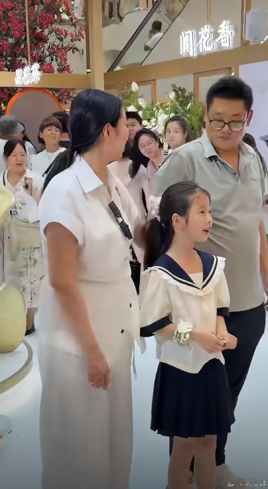女子买5元饮料中奖黄金约40000元老公说骗人的结果老婆中了4万黄金 谁羡慕得连