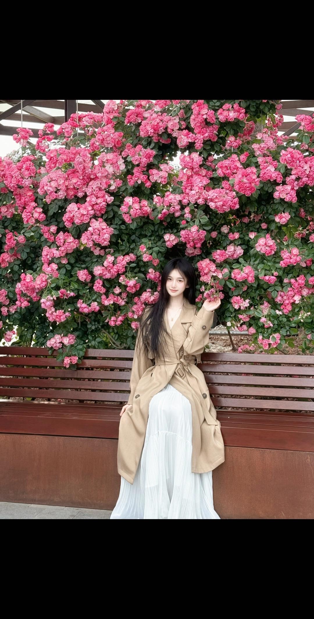 你明媚的眼角 是触动我心间的第一缕春水