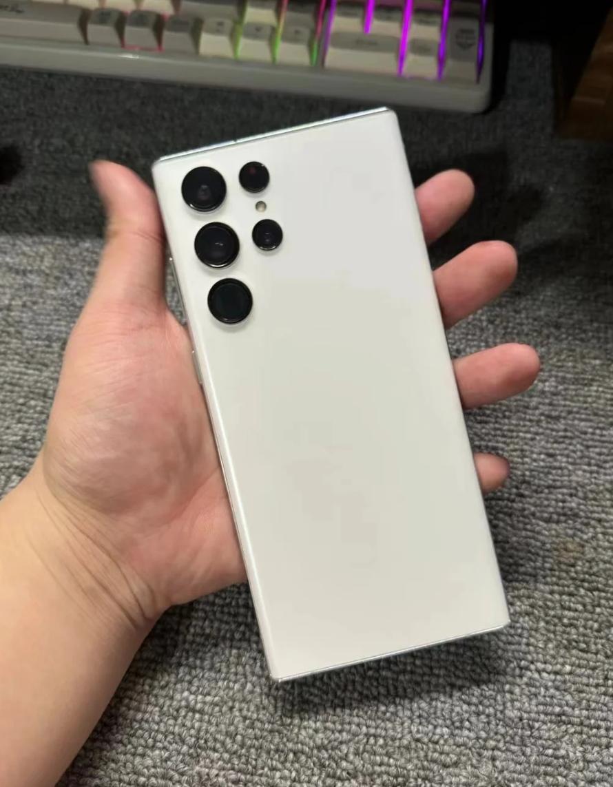 很好奇，为什么很少人吐槽三星系统不流畅呢？特别很多从苹果换过来的，像我是三星S2