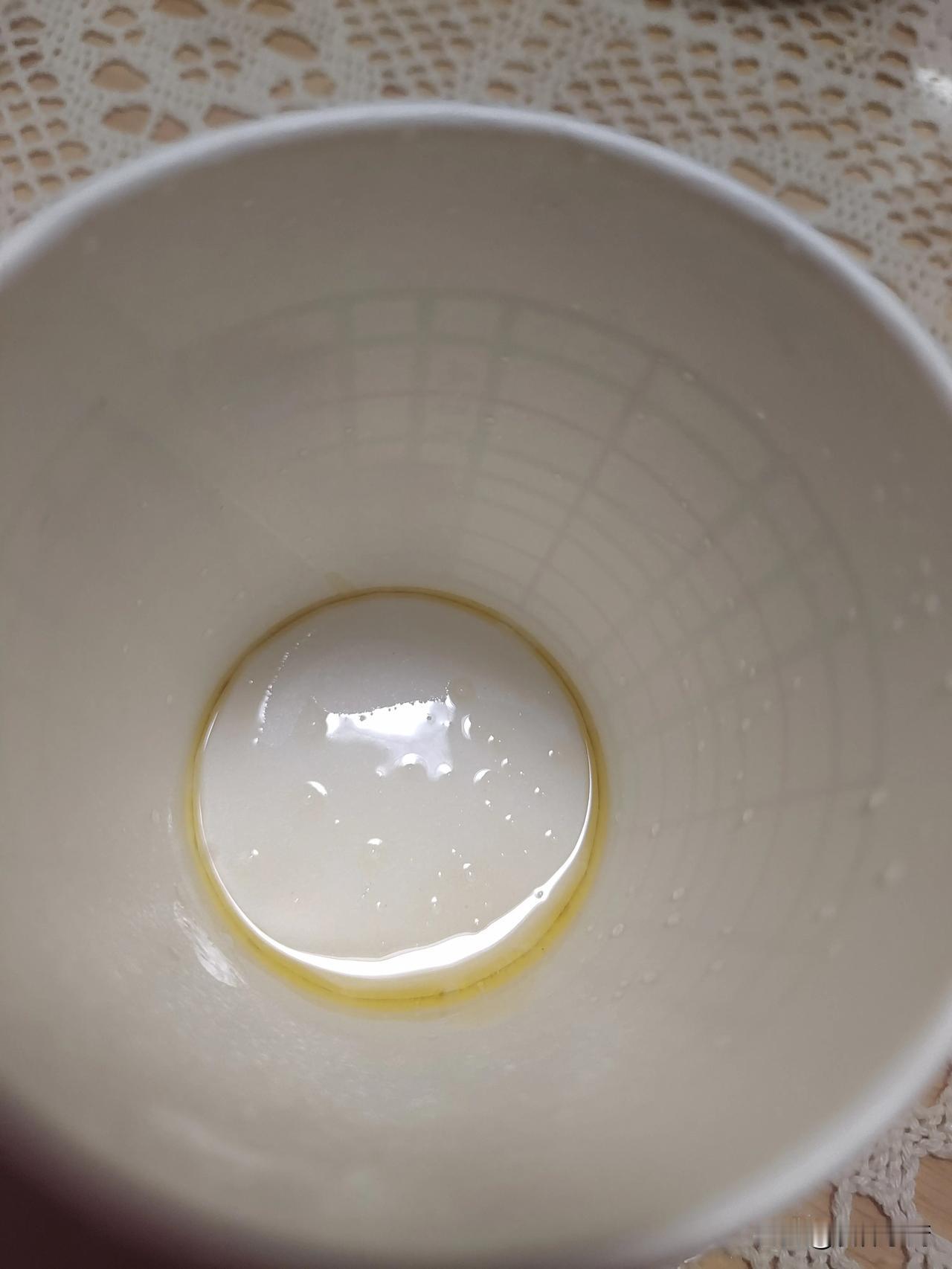 分享一个鼻腔干燥的好方法，亲测好用。

这两天家里暖气热，爱鼻腔干的不舒服，每天