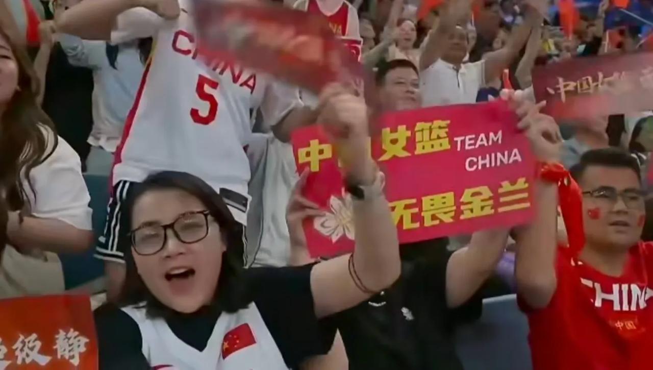 2分绝杀日本女篮！女篮拿冠军了！开心睡不着了
女篮夺冠了，恭喜女篮！铿锵玫瑰，无