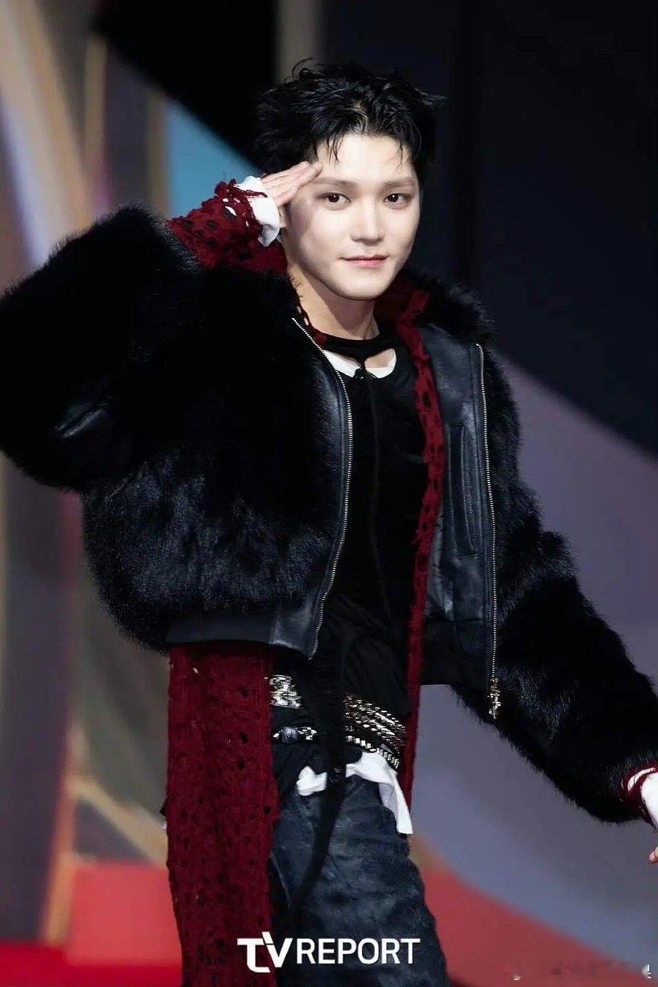 不是 李泰容这妆容 我还以为是樊振东 又以为是小勋猫 还以为是电竞选手李泰容爆改