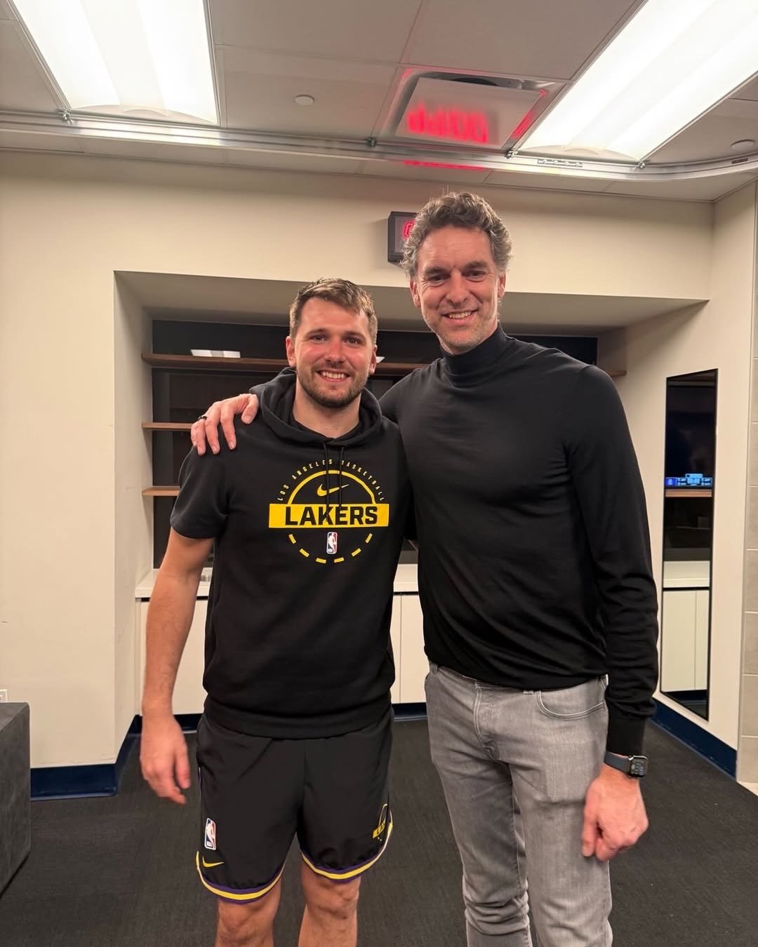 加索尔多平台同步为胖子庆生东契奇东契奇