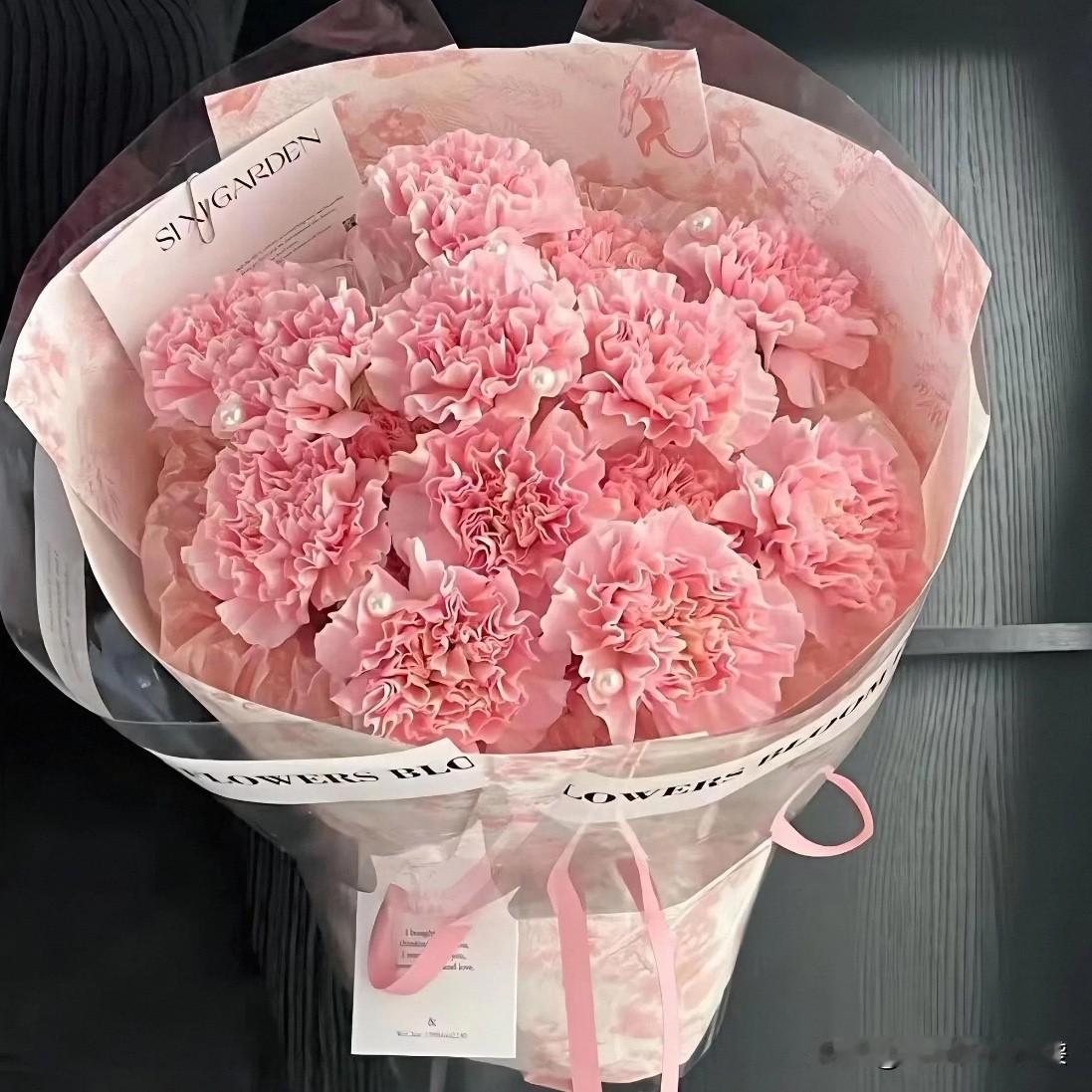 今天是我32岁的生日，有人问我生日怎么过，我想说的是：略过。

记得小的时候，特