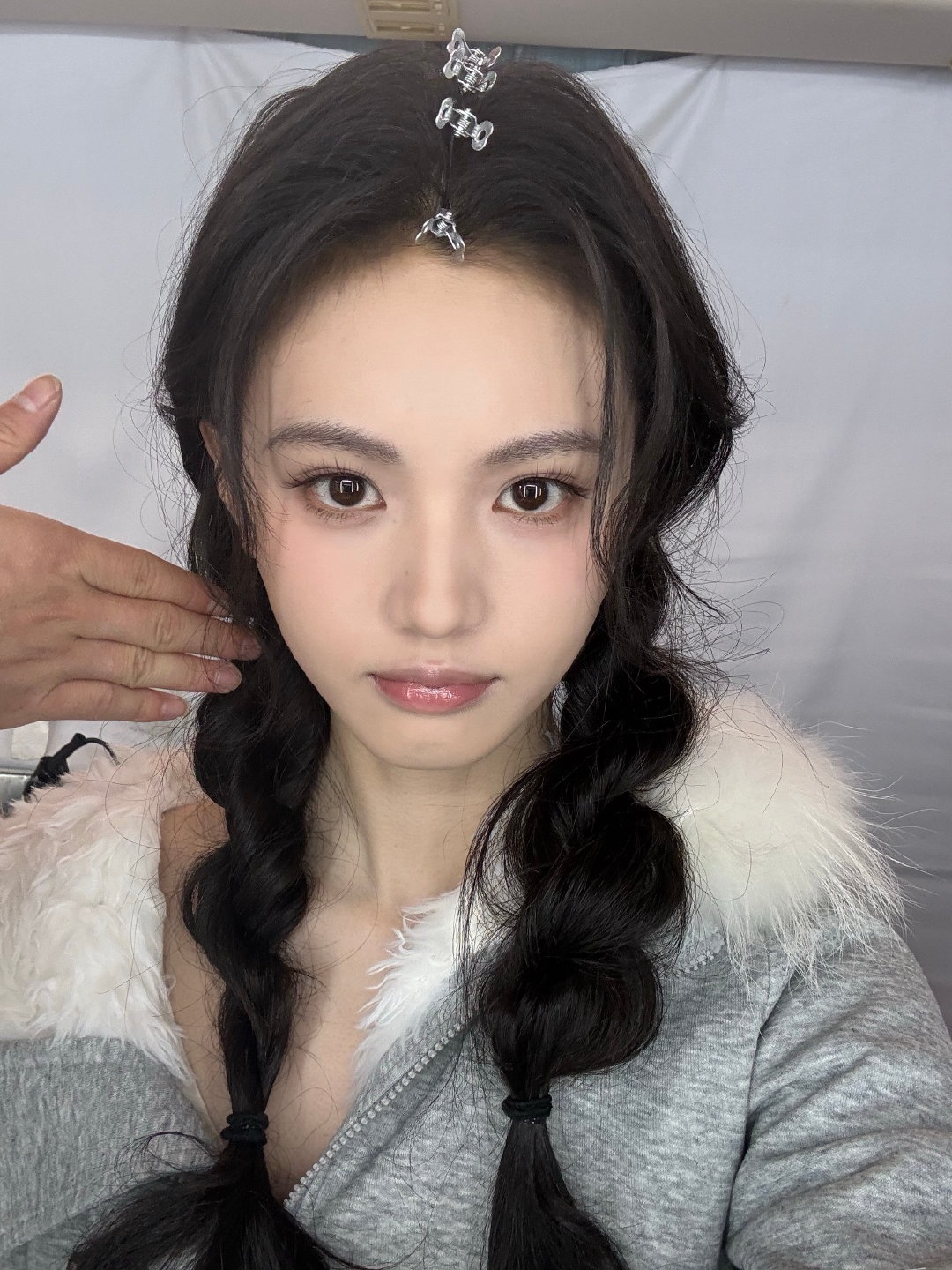 沈羽洁婚纱造型 沈羽洁婚纱造型太美了吧，光是背影就好有故事感，燥候这个不二之臣 