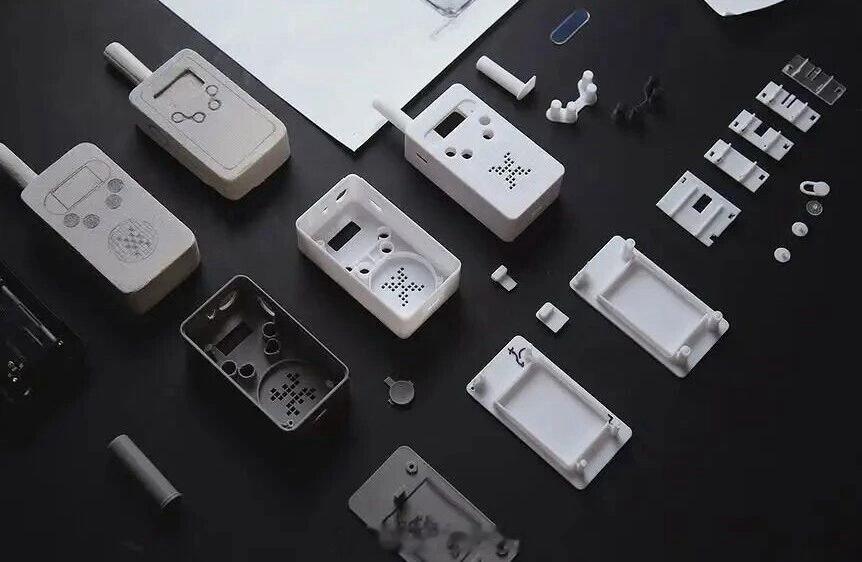对讲机|设计：design.in.deth设计师重新构想了对讲机。该设备从Not