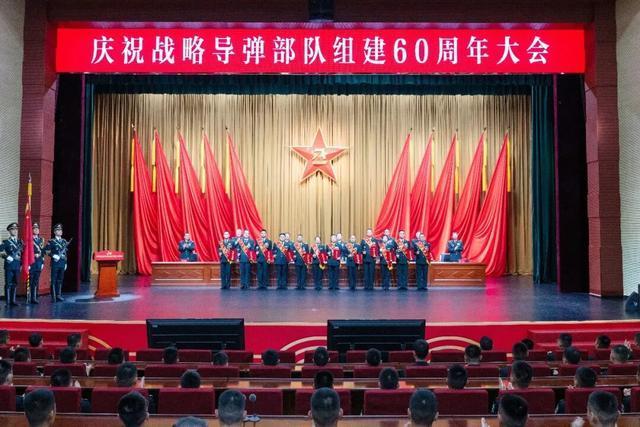 7月1日是中国战略导弹部队组建‌60周年‌的纪念日。这支部队的前身“第二炮兵”在