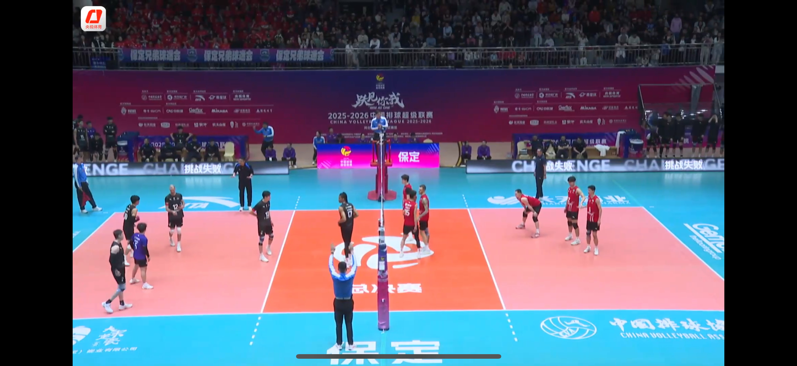 天津男排拿下天王山的一局，大比分2-1领先主场作战的保定男排，薛智鸿+阿力两门重