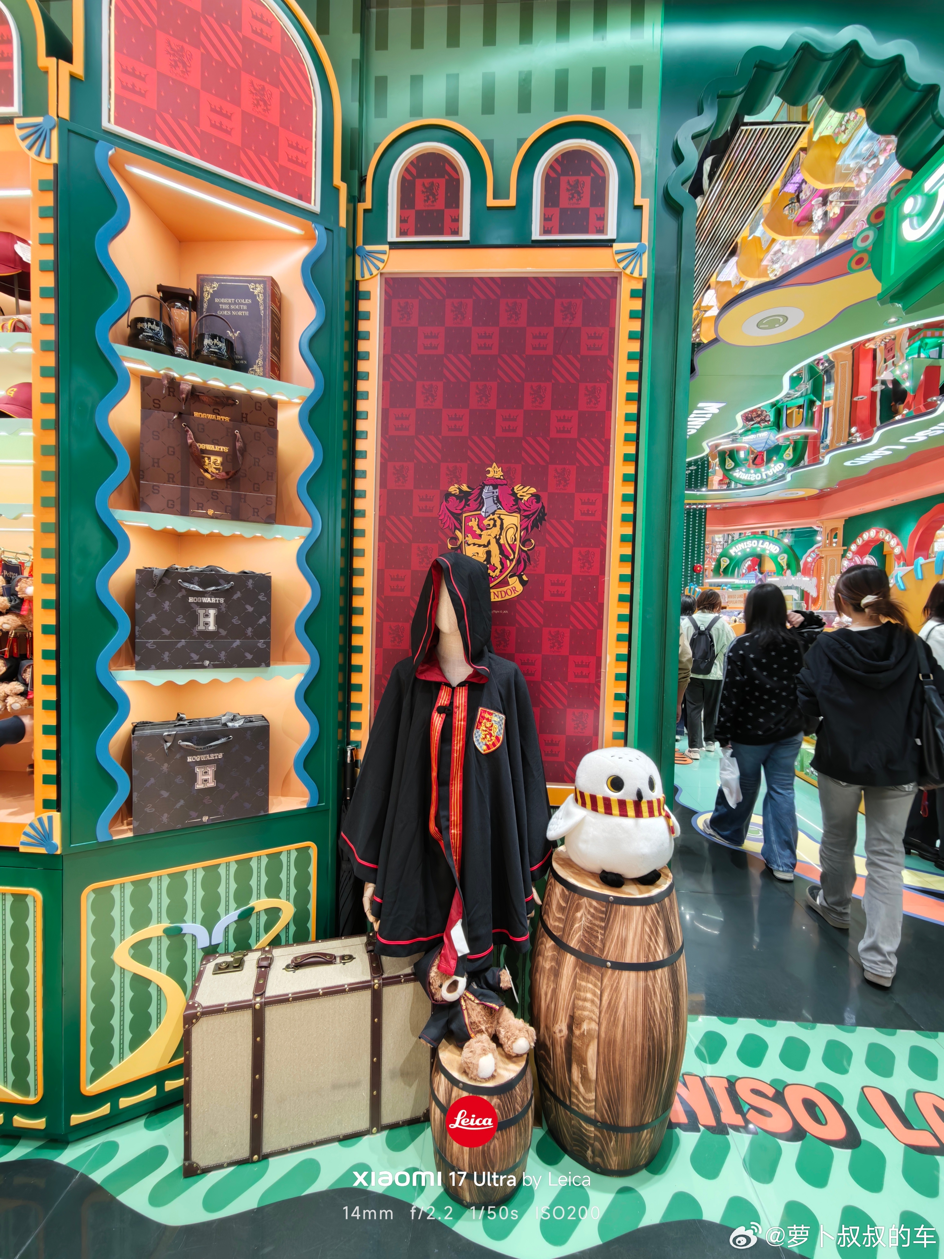 谁能想到，原来Miniso名创优品是这么高大上，这个超大型的乐园，还有哈利波特的