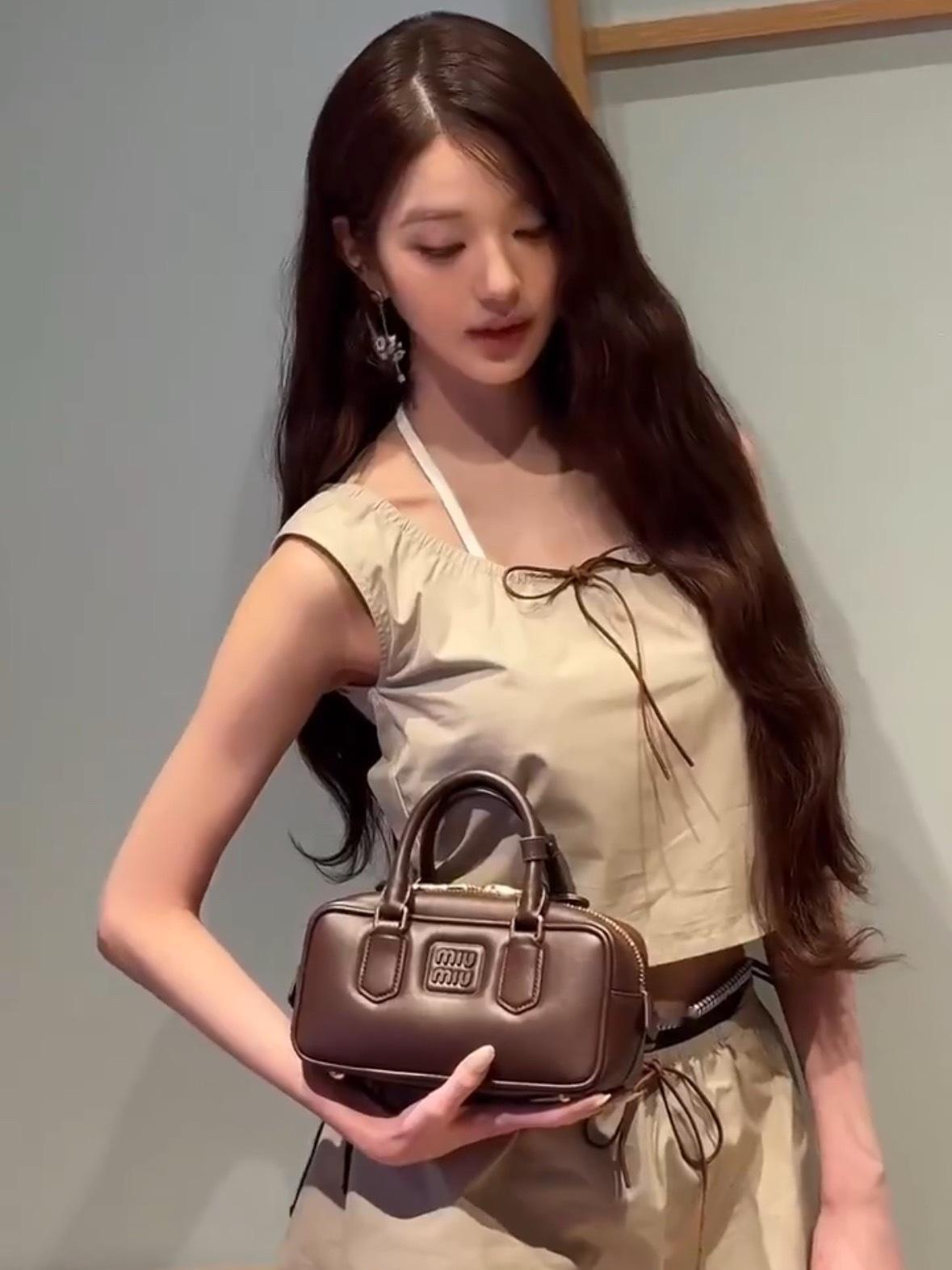 真是人美穿什么都好看… 