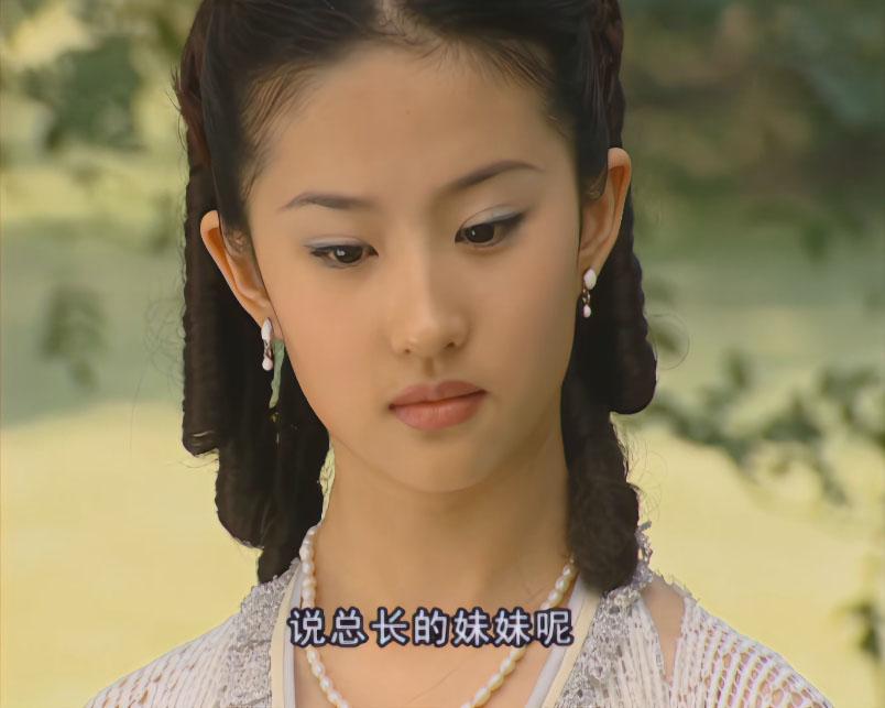 以前电视剧，演员画的眉毛很有韵味，现在电视剧，画的眉毛，感觉都是流水线生产。
#