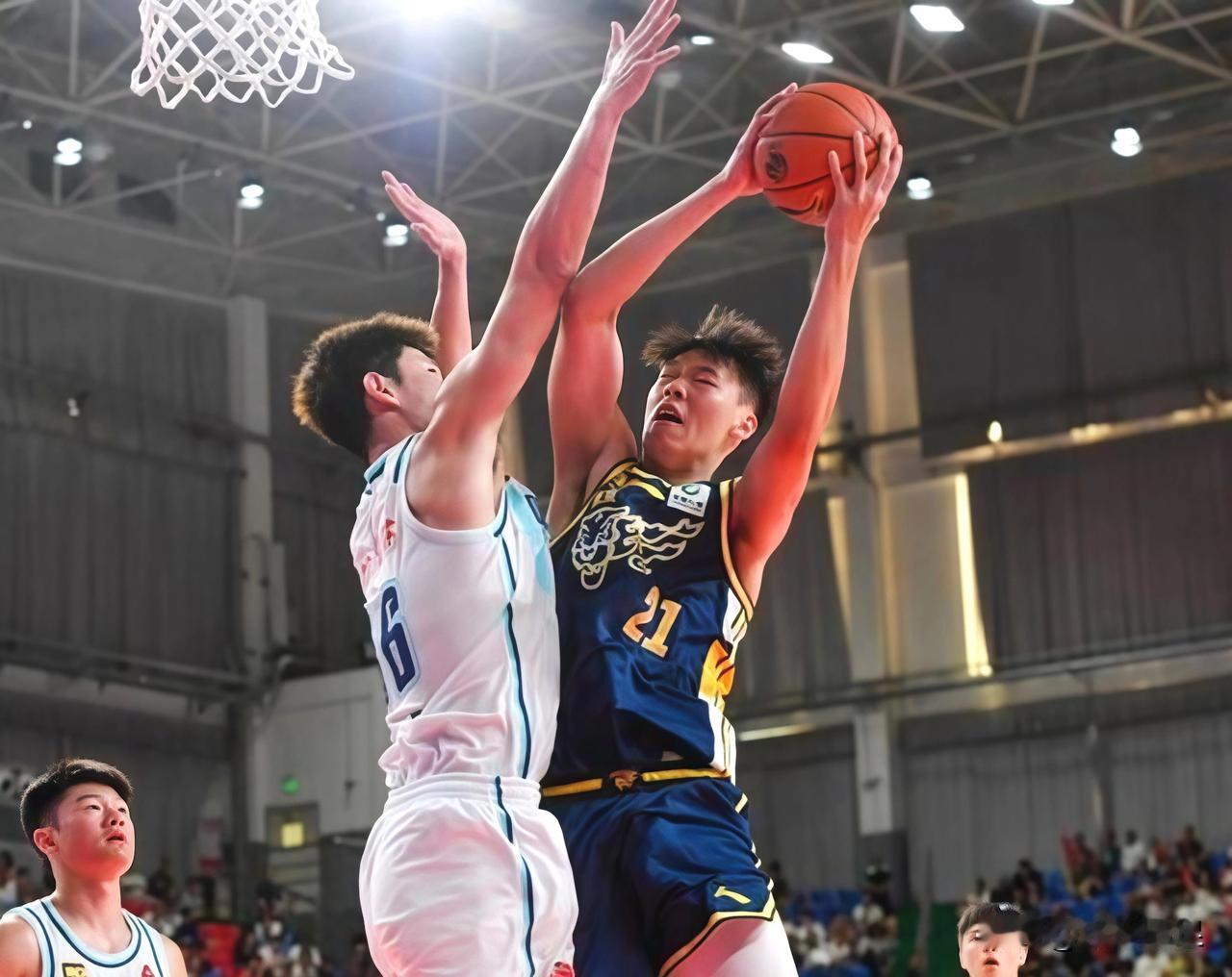 CBA联赛今晚三场卡位战：广东胜青岛，广厦胜山东，北京胜广州，强队如愿：
1.浙