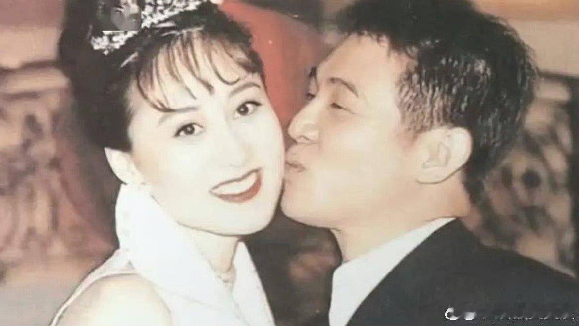 只能说这真的是真爱了祝福李连杰！向太曝李连杰将收入全部上缴利智