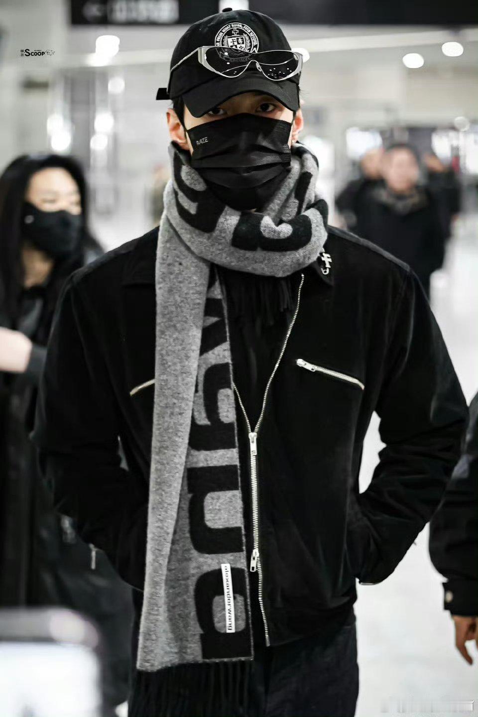 何与机场出发路透图穿的好有韩剧男主味道欧巴撒拉黑