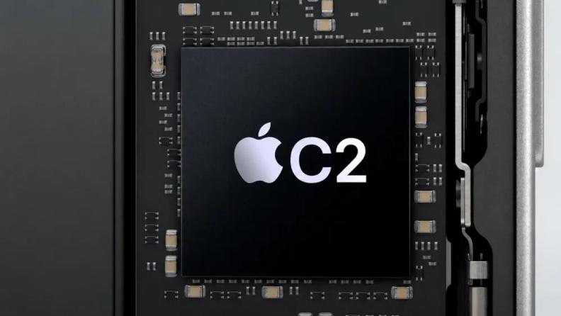 重磅！苹果这回真要跟高通“分手”了。
最新消息，iPhone 18 全系都要换上